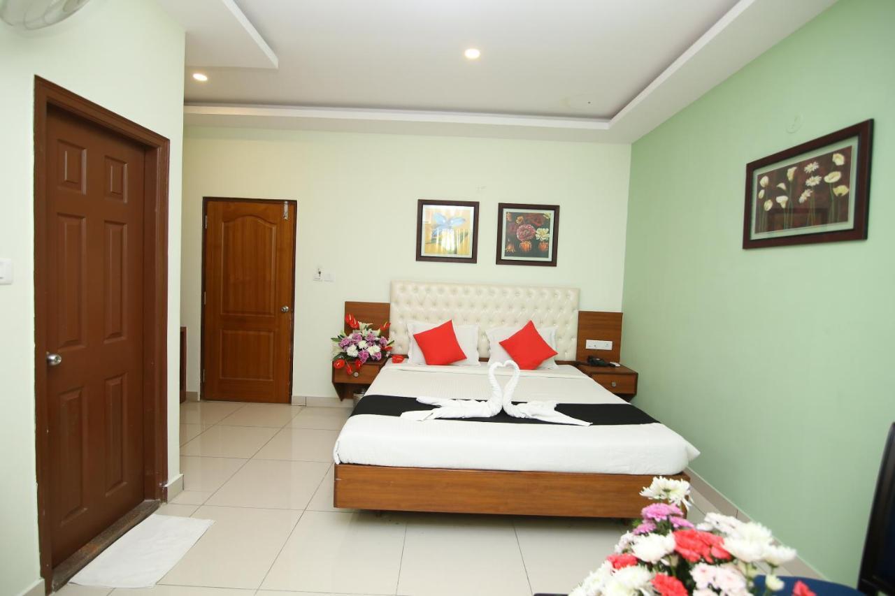 Hotel Crystal Orchid Bangalore Bagian luar foto