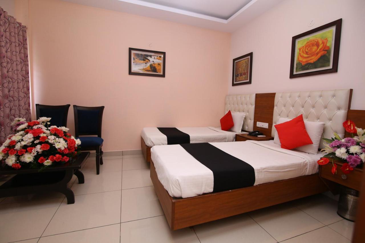 Hotel Crystal Orchid Bangalore Bagian luar foto
